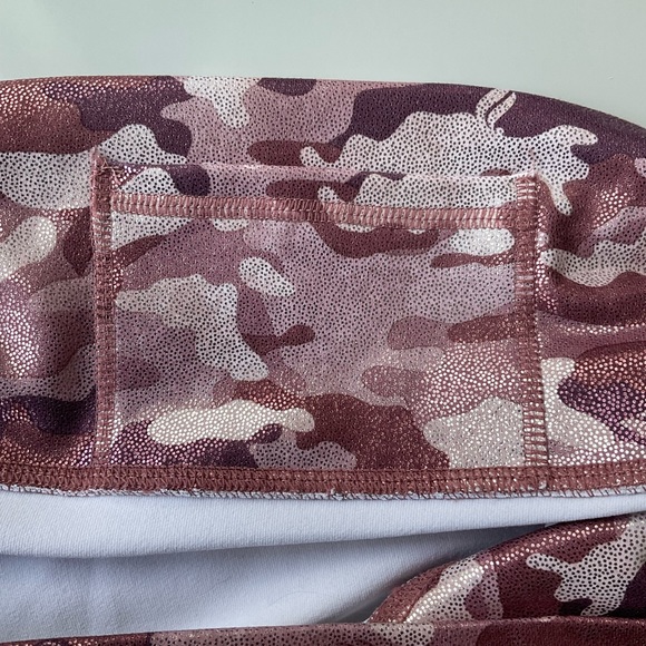 Fabletics glittery camo leggings - Picture 5 of 9